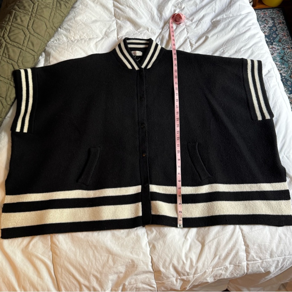 Free People women’s O/S varsity style black and white striped poncho w/pockets
